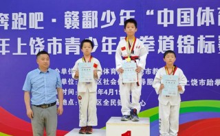 从孩童到成年，爷爷一直陪伴着我（从孩童到成年，爷爷一直陪伴着我）