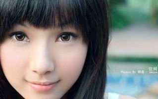 含泪的微笑（一位女孩的坚强与勇气）