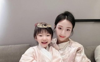 家有一夜、闲坐灯下（以家人相聚为乐，共享快乐时光）