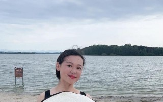 夏日之美（阳光、海滩、和音乐）