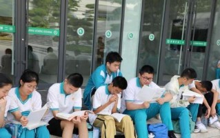 以老师总能让我拥抱温暖为例（以老师总能让我拥抱温暖为例）