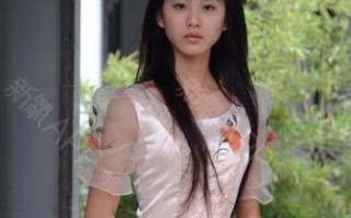 女大十八变——成长的故事（从懵懂少女到坚强自信的女性）