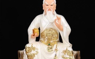 威武将军——巍巍不可撼动的力量（英勇无畏的将军，征战沙场谱写辉煌篇章）