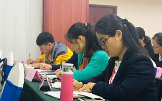 老师微笑的力量（温暖支撑我们成长的道路）