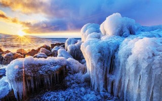 冬日里的绝美风景（一次寻找雪花与温暖的奇妙之旅）