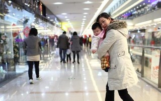 《逛商场的那些事儿》（探秘商场里的五彩缤纷世界）