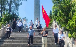 千古英名崇高境界（一个烈士的故事）