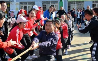 团结一心、赢得荣誉（以拔河比赛为主题的运动会故事）