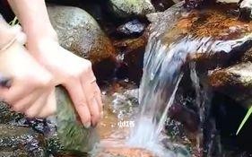 沉溺于黑暗中的少年（痛苦的折磨，寻找救赎的过程）