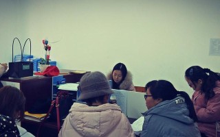 《黑板上的记忆》；（一个父亲、一位女儿和一块黑板；）