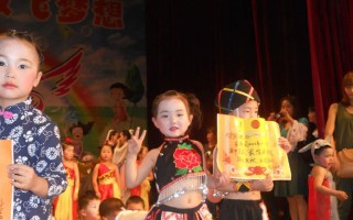 女大十八变（从青涩到成熟，她经历了怎样的蜕变？）