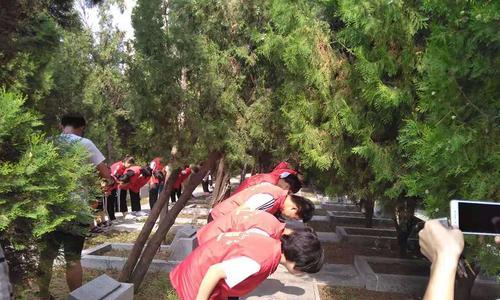 清明节扫墓（在烈士陵园，与英灵对话）-第1张图片-学作网