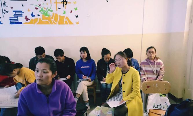 爱与陪伴——我的英语老师（一个心灵手巧、充满爱心的老师）-第2张图片-学作网