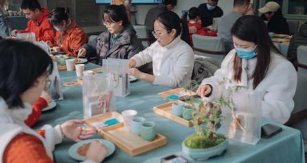 春色满园，欢声笑语（小朋友的快乐时光）-第2张图片-学作网