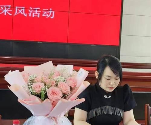 一首深情的礼物（一首深情的礼物）-第3张图片-学作网