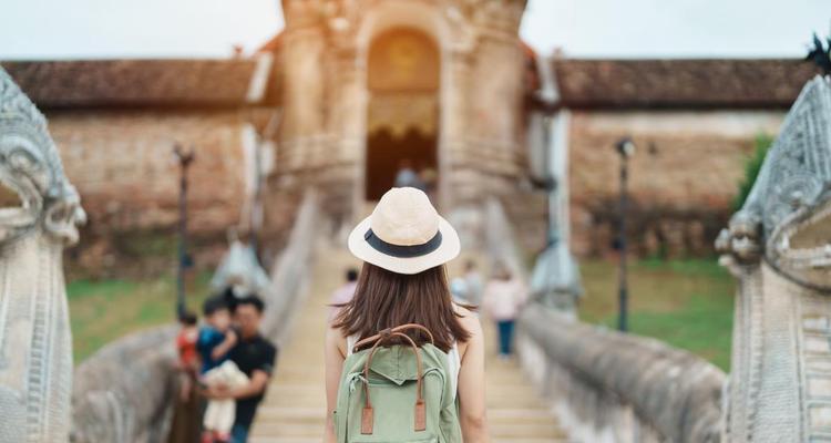 照亮了我的旅程——一个小女孩的成长故事（旅途的点滴，铸就了她的人生）-第1张图片-学作网