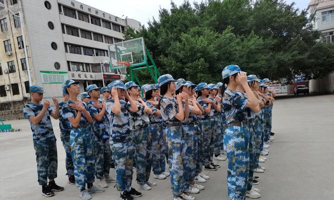 感谢军训，成就自我（一位少年的成长之路）-第1张图片-学作网