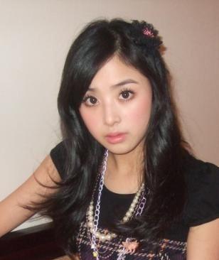 女大十八变——成长的故事（从懵懂少女到坚强自信的女性）-第2张图片-学作网