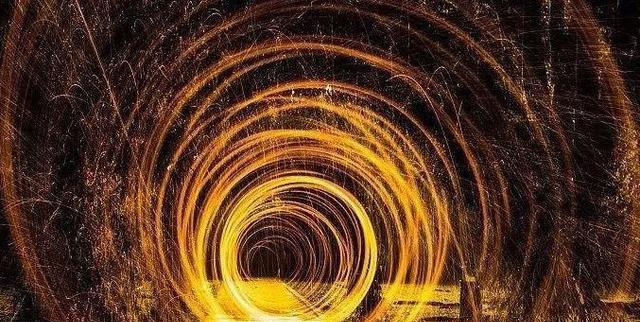 穿越未来（探索未来世界的奥秘）-第2张图片-学作网