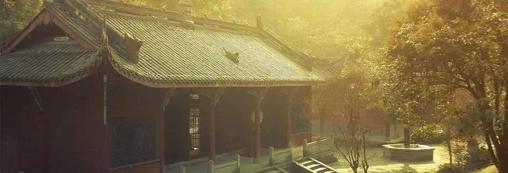 三我的笔在纸上流淌，写下了我内心深处的思绪。我渐渐地沉浸在自己的世界里，不知不觉间已经写了好几页。-第2张图片-学作网