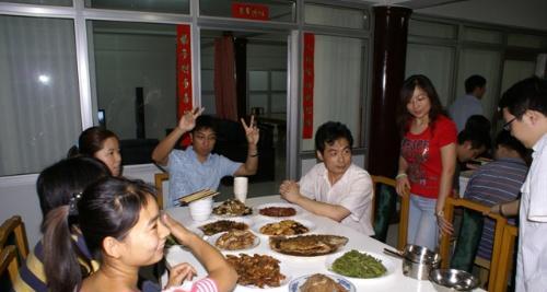 经历风雨，看到彩虹（两个人的故事）-第2张图片-学作网