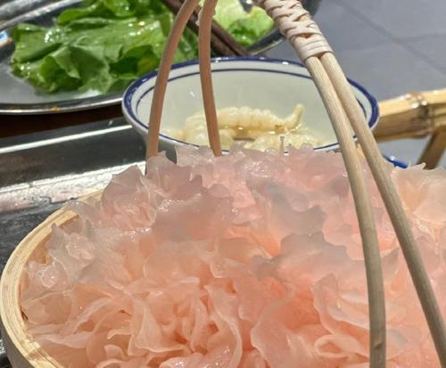胡同里的一家人（涮火锅、家庭温暖、团结友爱）-第2张图片-学作网