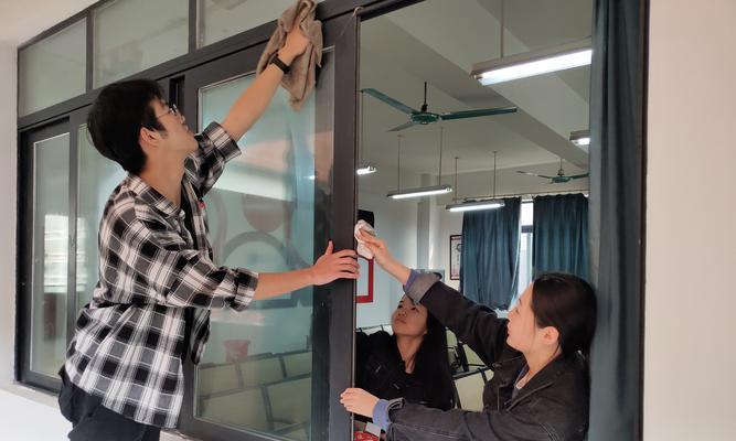 雷锋精神在身边（一个普通人的不凡遭遇）-第1张图片-学作网