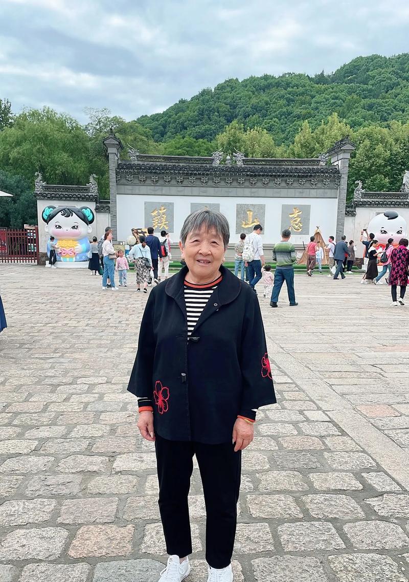 祖国母亲的丰收礼赠（爱与关怀的真谛）-第2张图片-学作网