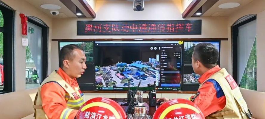 红旗广场上的火灾（消防演练现场的真实模拟）-第3张图片-学作网