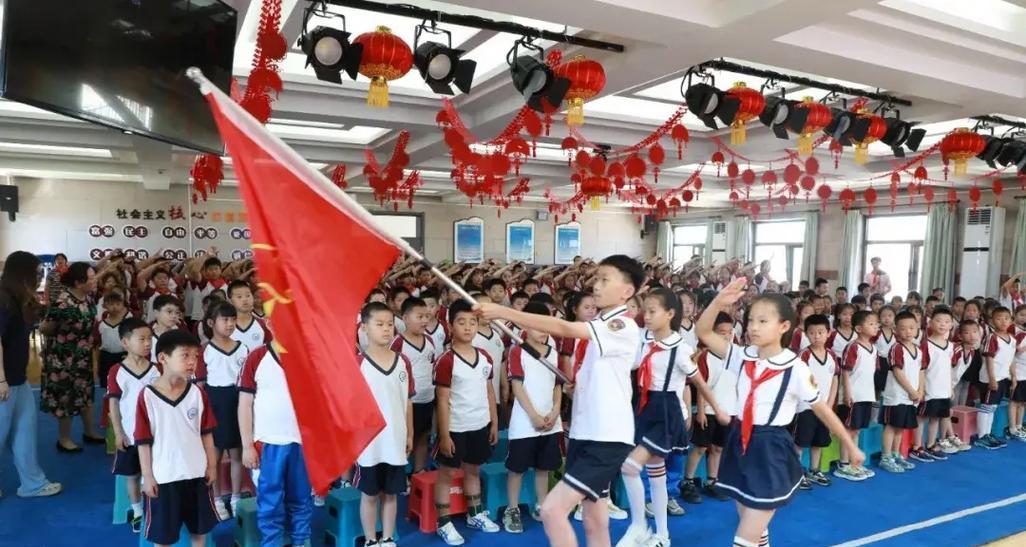 脚印，留下最美好的回忆（学校里的难忘生活）-第3张图片-学作网