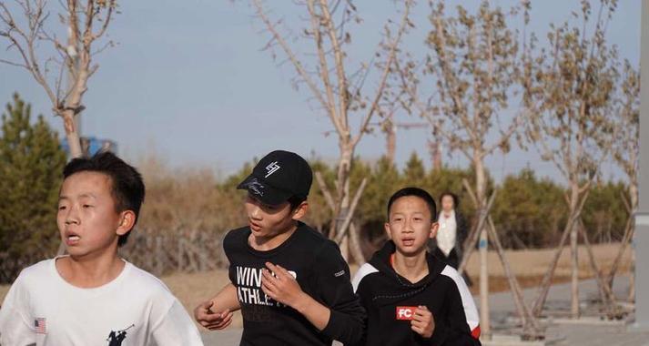 NeverGiveUp（TheStoryofAYoungAthlete'sUnwaveringDetermination）-第3张图片-学作网