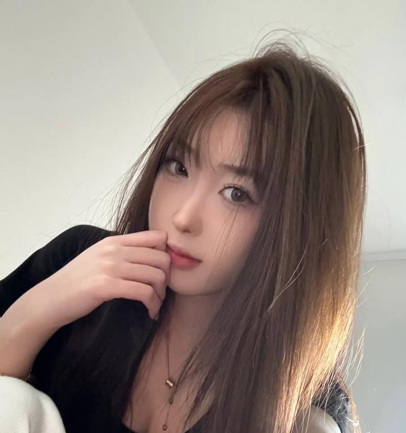 女大十八变（从青涩到成熟，她经历了怎样的蜕变？）-第3张图片-学作网
