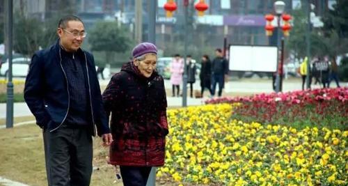 我的春节故事（家人团聚，幸福满满）-第1张图片-学作网