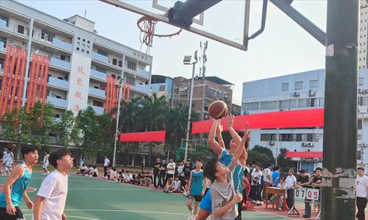 友谊之光（以学校给我的友谊为主题的小故事）-第2张图片-学作网