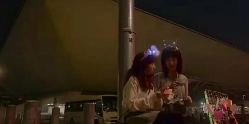 青春里的微感动（从冷漠到温情，一个年轻人的心路历程）-第3张图片-学作网
