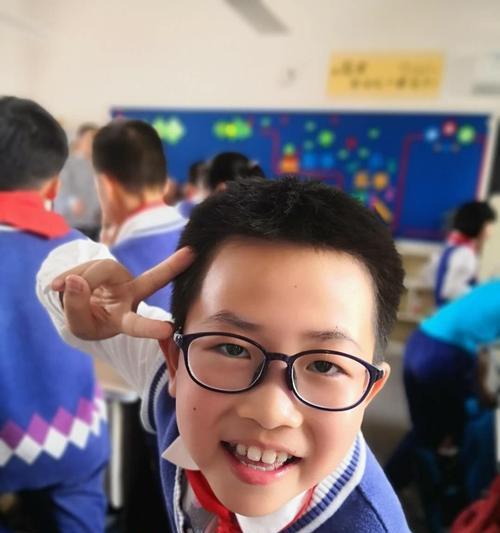 奋斗在运动场上演友谊与胜利的角逐（卓越的成绩不能代替真正的友谊）-第3张图片-学作网