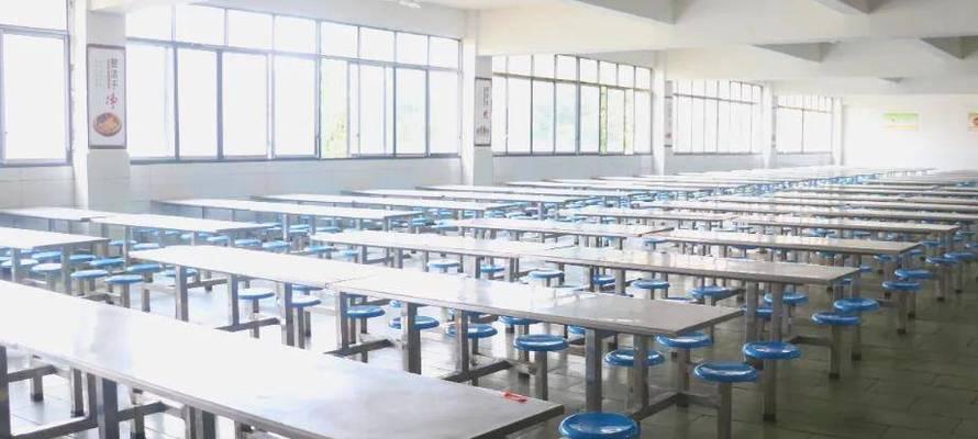 从小打工妹到亿万富翁的故事（以勇气和决心闯出一片天地）-第3张图片-学作网