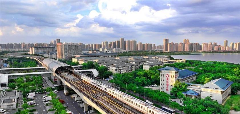 独特风景下的相遇（这座城市的惊喜）-第1张图片-学作网
