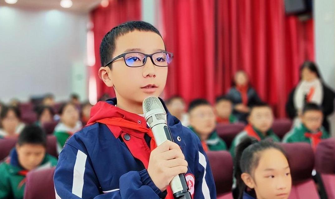成长的脚步静悄悄（一个女孩子成长的故事）-第3张图片-学作网