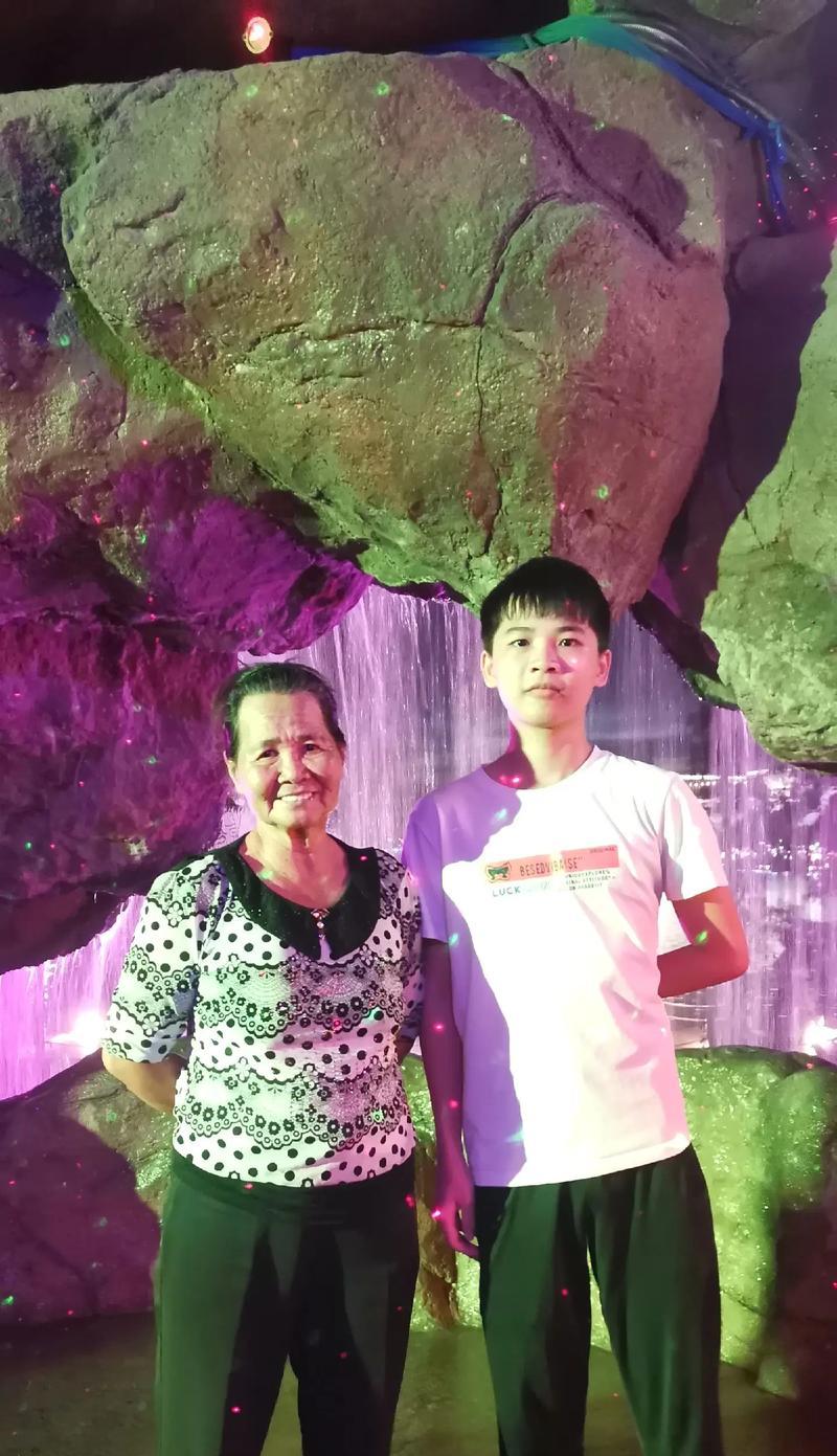 泪水浸润的人生之路（用泪水谱写出的幸福人生）-第1张图片-学作网