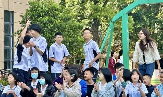 初中生活的多姿多彩（青春年华中的友情、探索与成长）-第2张图片-学作网