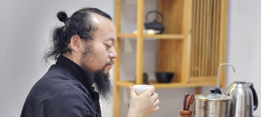 坚持到底，信心不灭（在挫折中绽放耐心和毅力）-第1张图片-学作网