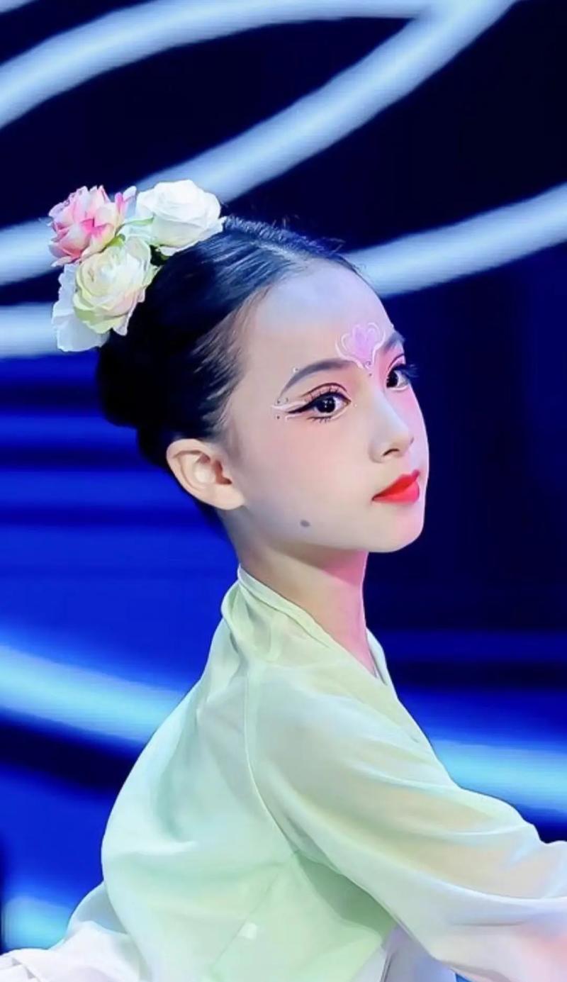 我的舞蹈人生：一位舞者的成长历程-第1张图片-学作网