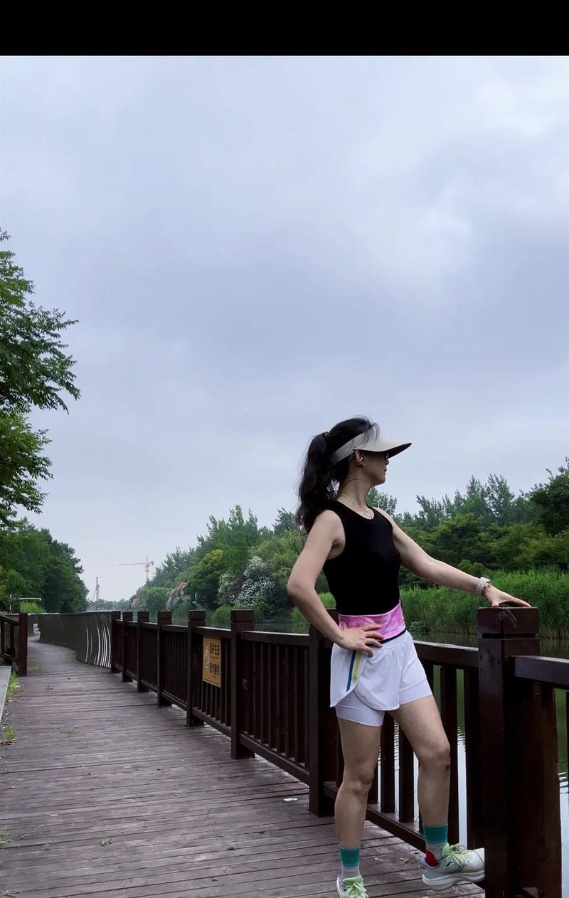 任性与幼稚的故事（一个探索自我世界的小女孩）-第2张图片-学作网