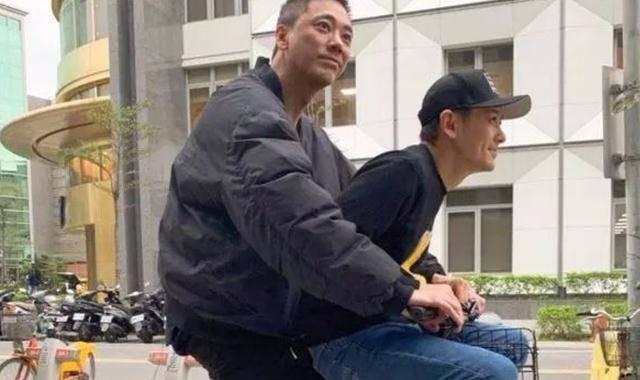 友谊的厚度（两个年轻人之间的故事）-第3张图片-学作网