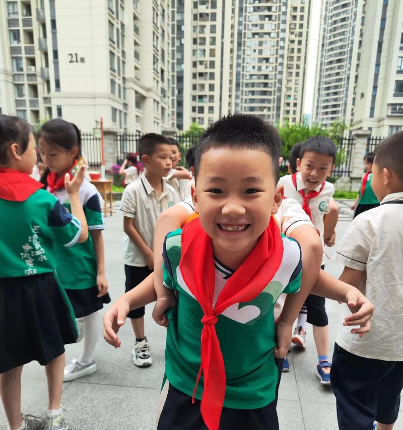 我与红领巾（一个怕生的孩子如何通过红领巾组织得到成长）-第3张图片-学作网